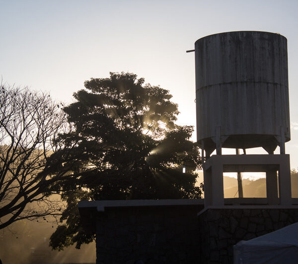 large-garden-water-tank-installed-elevated large-garden-water-tank-installed-elevated